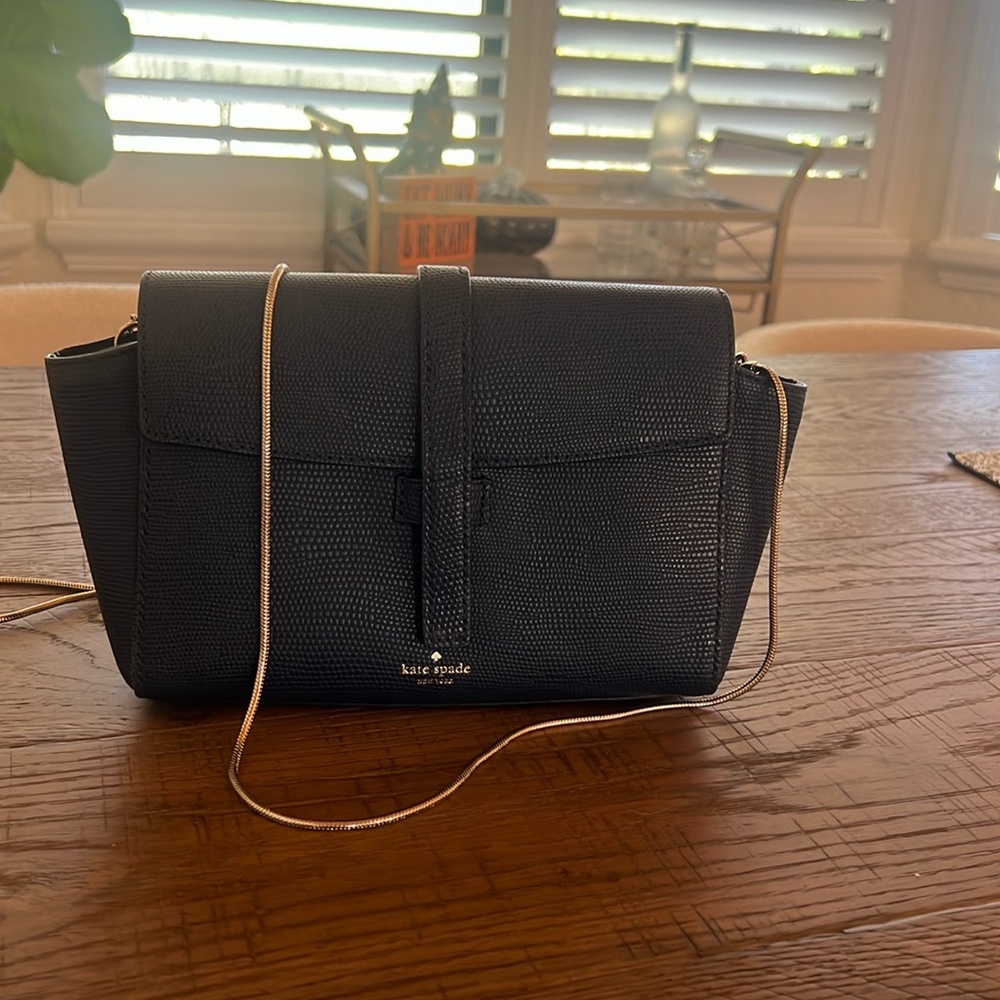 Navy blue and gold chain Kate Spade bag - perfect for fall!